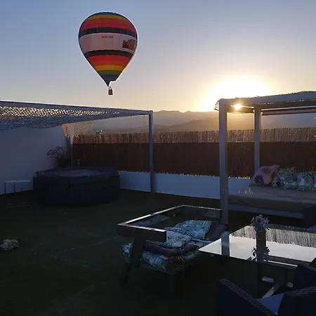 Atico Rilque, Independientes Con Jacuzzi Privado Y Terraza En