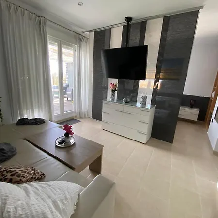 Atico Rilque, Independientes Con Jacuzzi Privado Y Terraza En Apartament *