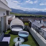 Atico Rilque, Independientes Con Jacuzzi Privado Y Terraza En Apartment *