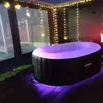 Atico Rilque, Independientes Con Jacuzzi Privado Y Terraza En דירה רונדה
