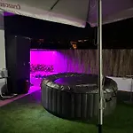 Atico Rilque, Independientes Con Jacuzzi Privado Y Terraza En *
