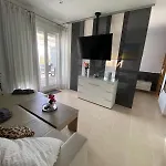 Atico Rilque, Independientes Con Jacuzzi Privado Y Terraza En Apartment *