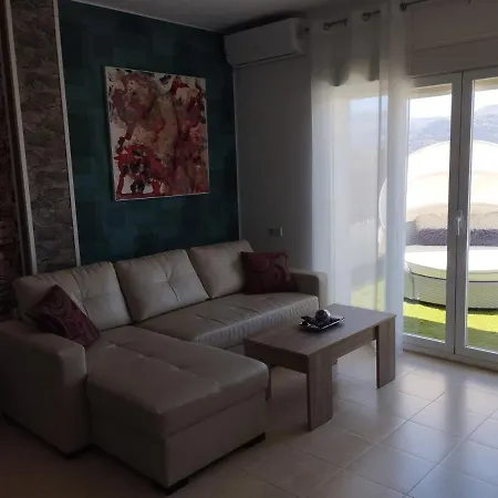 Atico Rilque, Independientes Con Jacuzzi Privado Y Terraza En