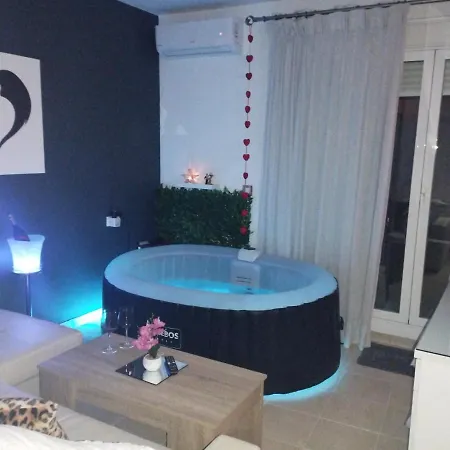 Atico Rilque, Independientes Con Jacuzzi Privado Y Terraza En