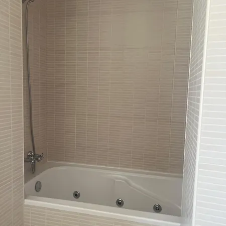 Διαμέρισμα Atico Rilque, Independientes Con Jacuzzi Privado Y Terraza En Ρόντα