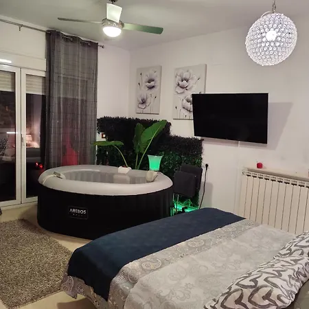 Atico Rilque, Independientes Con Jacuzzi Privado Y Terraza En Apartment *