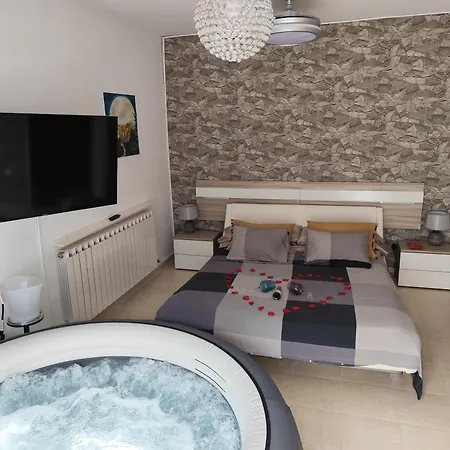 Atico Rilque, Independientes Con Jacuzzi Privado Y Terraza En Ронда