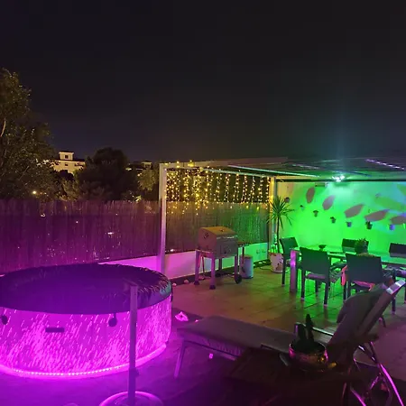 Apartamento ático Rilque, Independientes Con Jacuzzi Privado Y Terraza En