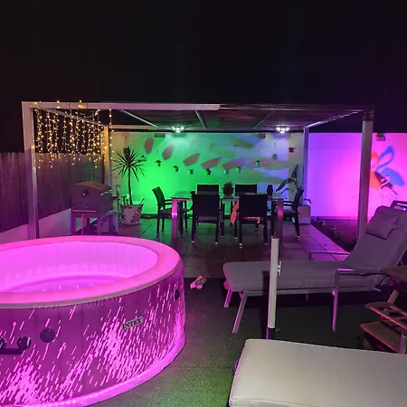 ático Rilque, Independientes Con Jacuzzi Privado Y Terraza En Apartamento