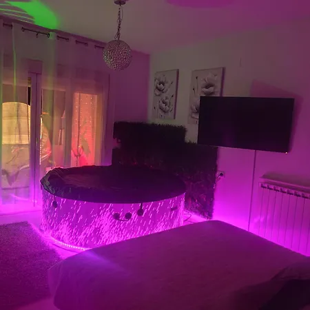ático Rilque, Independientes Con Jacuzzi Privado Y Terraza En Apartamento