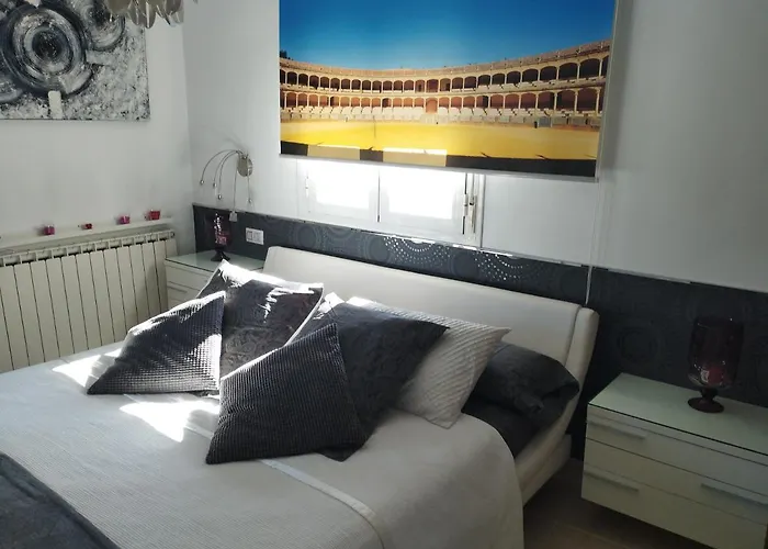 ático Rilque, Independientes Con Jacuzzi Privado Y Terraza En Appartamento *