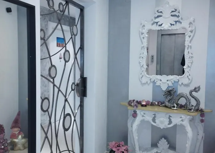 ático Rilque, Independientes Con Jacuzzi Privado Y Terraza En Appartamento