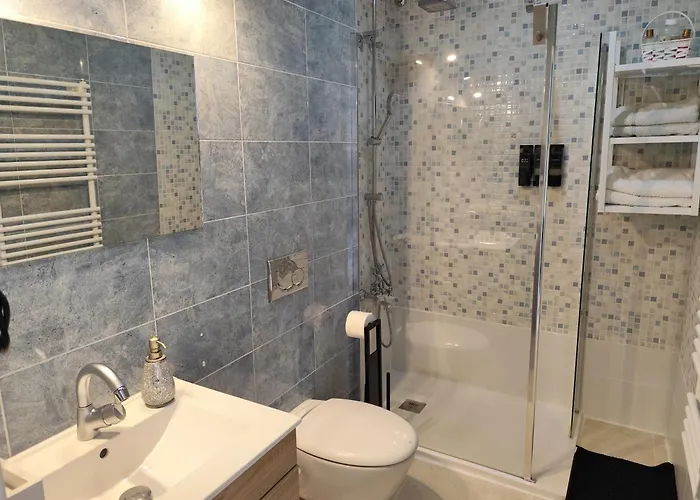 Atico Rilque, Independientes Con Jacuzzi Privado Y Terraza En 龙达