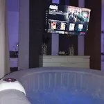 Atico Rilque, Independientes Con Jacuzzi Privado Y Terraza En * روندا